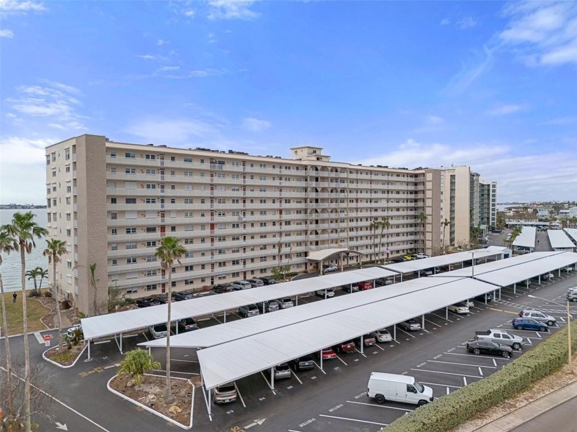 Experience luxurious living in this spacious end-unit condo with - Beach Condo for sale in Gulfport, Florida on Beachhouse.com