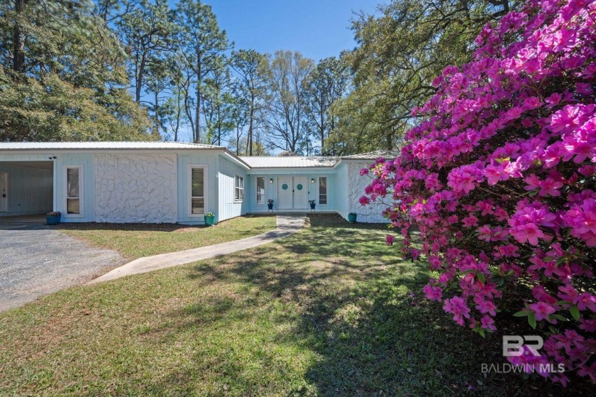 Back on Market due to no fault of the home!!Welcome to 118 Leigh - Beach Home for sale in Daphne, Alabama on Beachhouse.com