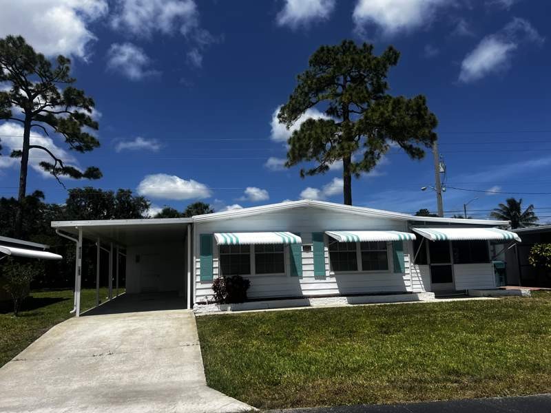 1976 BARG 24' X 56' DOUBLE-WIDEDon't miss out on this - Beach Home for sale in Boynton Beach, Florida on Beachhouse.com