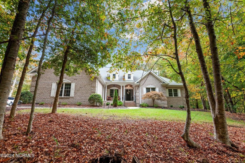 Nestled among the trees and nature, this amazing oasis is sure - Beach Home for sale in New Bern, North Carolina on Beachhouse.com