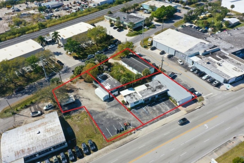 Prime US Hwy 1 frontage comprising of 3 parcels totaling 0.91 - Beach Commercial for sale in Vero Beach, Florida on Beachhouse.com