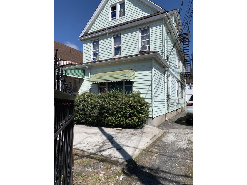 Location ! Location! This Multi family house in the heart of - Beach Lot for sale in East Elmhurst, New York on Beachhouse.com