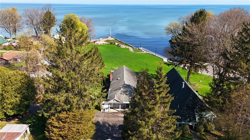 LAKE ONTARIO VIEW PROPERTY - DREAM LOCATION - Beautiful cozy 2 - Beach Home for sale in Ontario, New York on Beachhouse.com