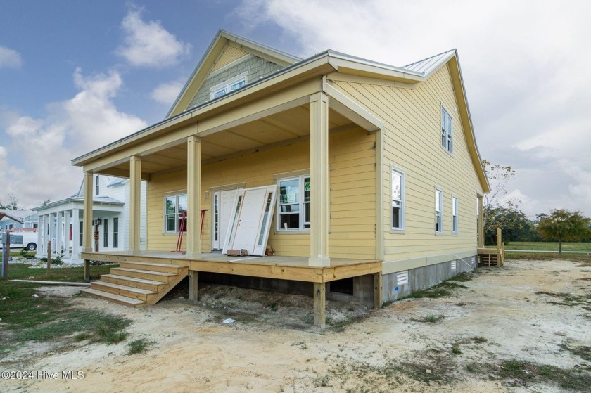 Welcome to 203 Villagers Way! This impressive new construction - Beach Home for sale in Swansboro, North Carolina on Beachhouse.com