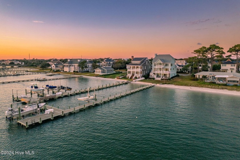 Unbelievable soundfront opportunity located close to downtown - Beach Home for sale in Morehead City, North Carolina on Beachhouse.com