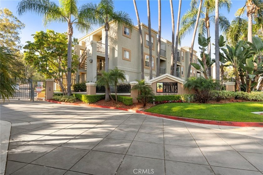 Welcome to this beautifully updated unit in the desirable Palms - Beach Condo for sale in Long Beach, California on Beachhouse.com
