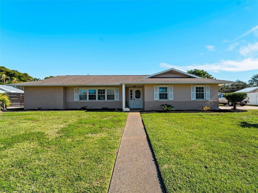 Under contract-accepting backup offers. Back on the Market at a - Beach Home for sale in Bradenton, Florida on Beachhouse.com