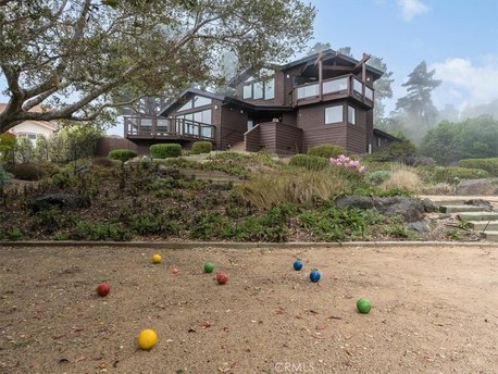 This new listing has two of the most desired features of any - Beach Home for sale in Cambria, California on Beachhouse.com