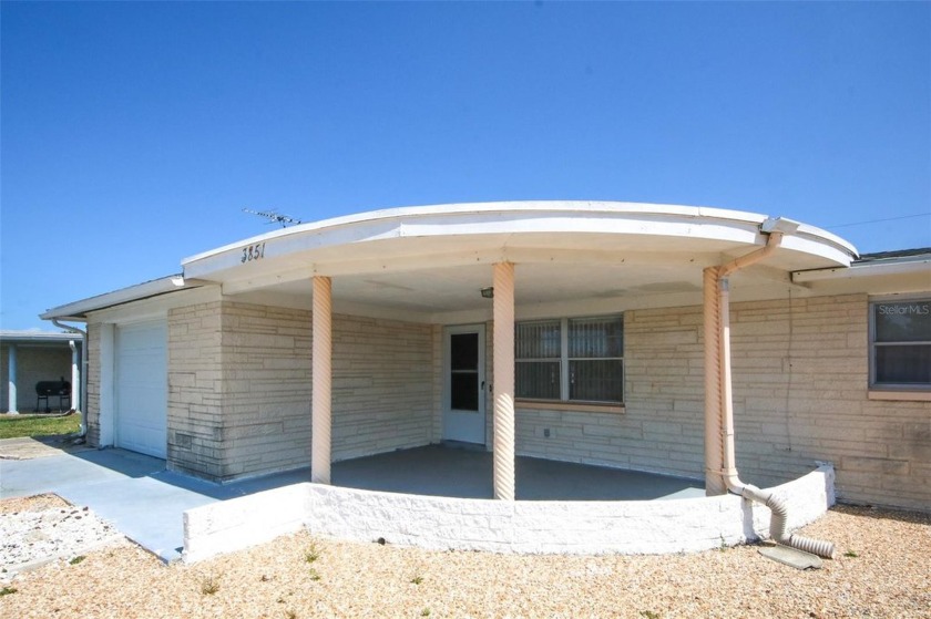New roof just 3 Years ago, high & dry, no flooding ever, very - Beach Home for sale in Holiday, Florida on Beachhouse.com