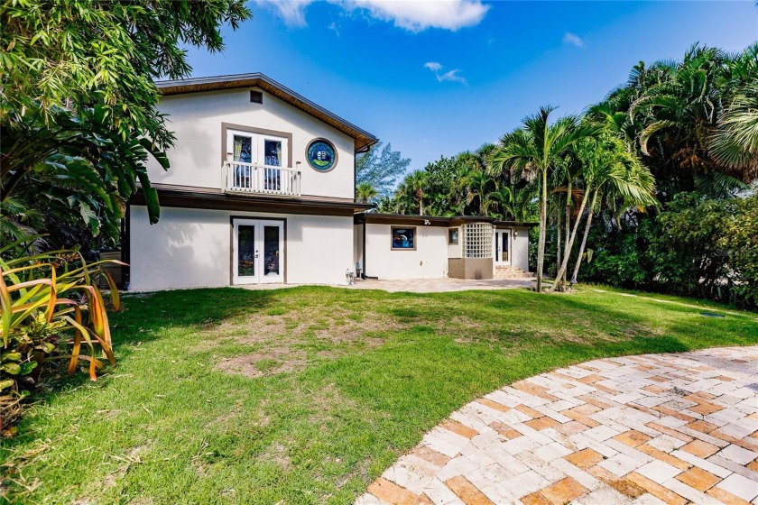 Just Reduced 100k!!!! Welcome to your very own paradise on The - Beach Home for sale in Englewood, Florida on Beachhouse.com
