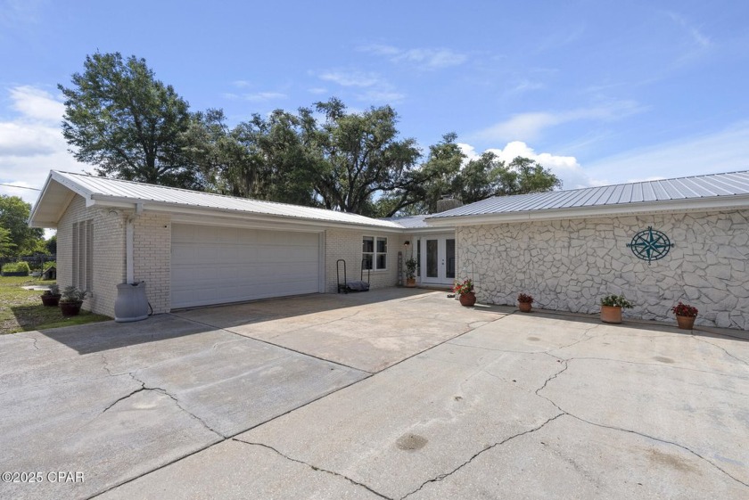 PRICED BELOW APPRAISED VALUE Welcome to your own slice of - Beach Home for sale in Panama City, Florida on Beachhouse.com