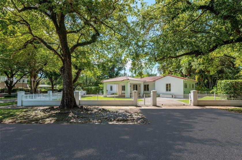 Stunning residence in the prestigious location near the historic - Beach Home for sale in Coral Gables, Florida on Beachhouse.com