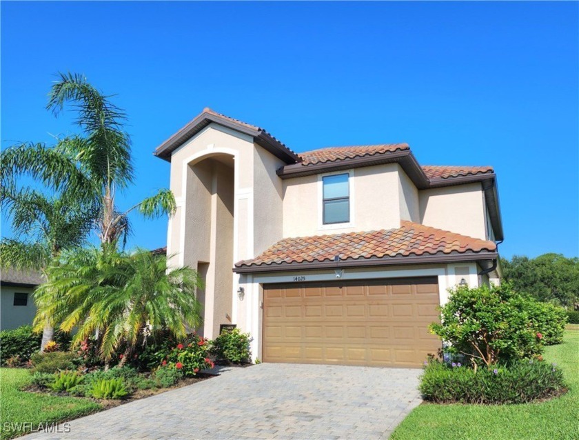 BIG PRICE REDUCTION!!! Welcome Home to this Light Filled former - Beach Home for sale in Fort Myers, Florida on Beachhouse.com