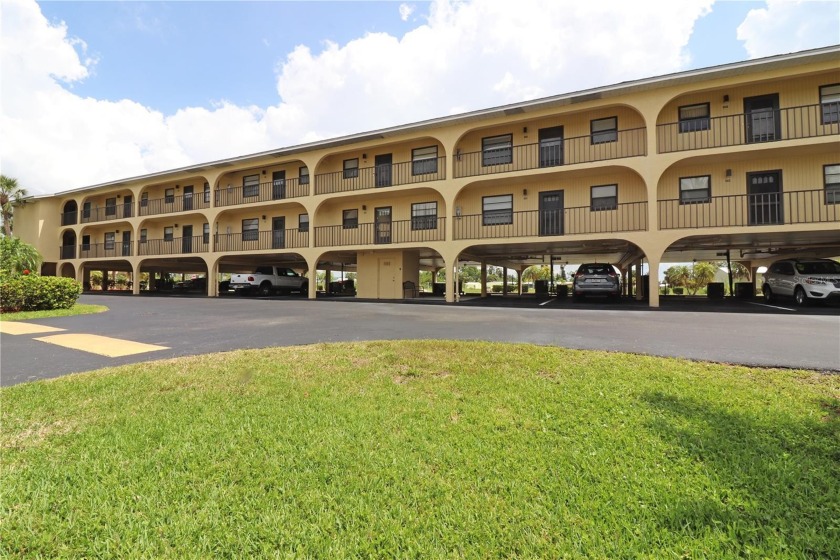 This 2 bedroom 2 bathroom furnished Tarpon Bay condo is the - Beach Condo for sale in Port Charlotte, Florida on Beachhouse.com