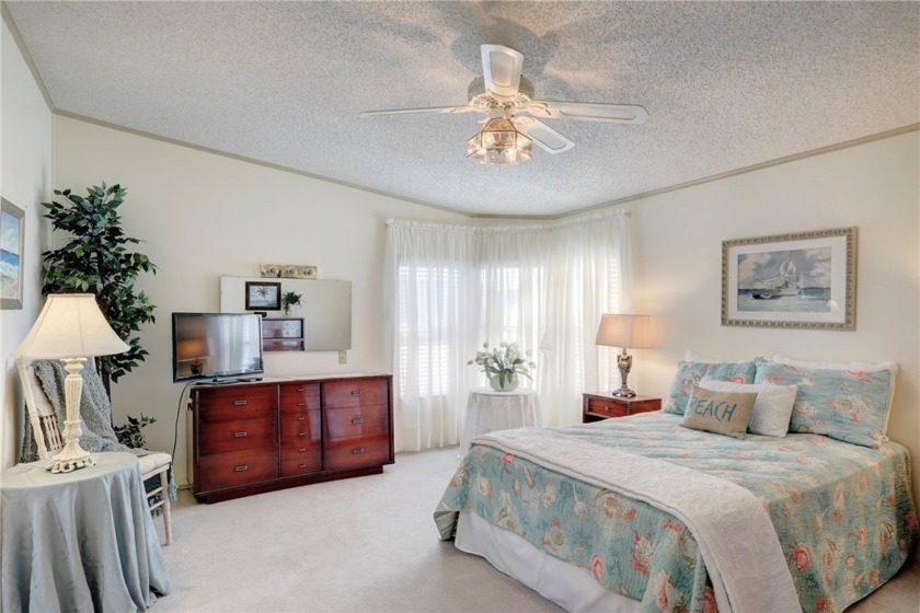 Discover Barefoot Bay's Best Bargain! With nearly 1800 square - Beach Home for sale in Micco, Florida on Beachhouse.com