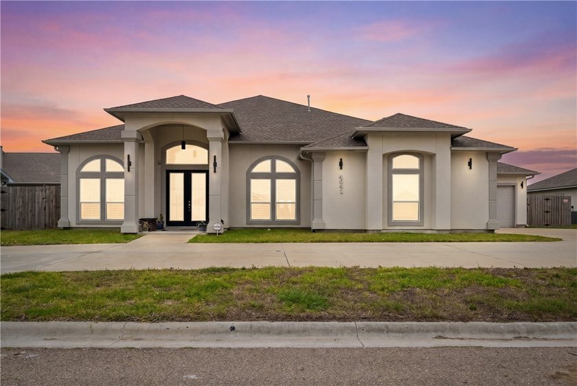 Welcome to this stunning custom home in the desirable Ranch Lake - Beach Home for sale in Corpus Christi, Texas on Beachhouse.com