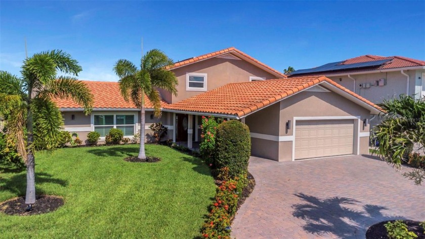 Luxurious Waterfront Retreat with Premium Upgrades, DIRECT GULF - Beach Home for sale in New Port Richey, Florida on Beachhouse.com