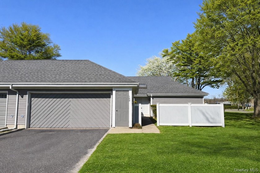 True single-level living in a 24-hour guard-gated 55+ community - Beach Condo for sale in Moriches, New York on Beachhouse.com