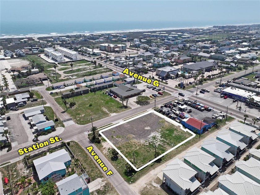 The prime location of this 19,963 square foot lot is enhanced by - Beach Lot for sale in Port Aransas, Texas on Beachhouse.com