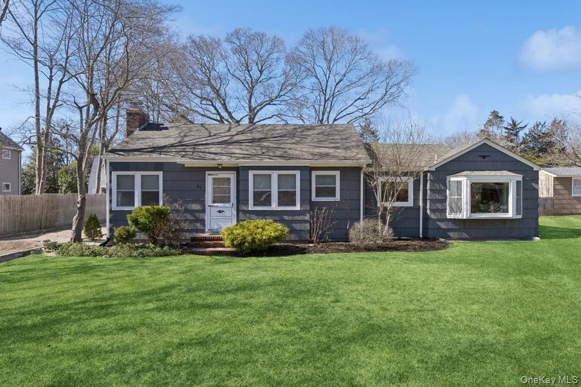 This is the one you've been waiting for! Beautiful expanded - Beach Home for sale in Jamesport, New York on Beachhouse.com