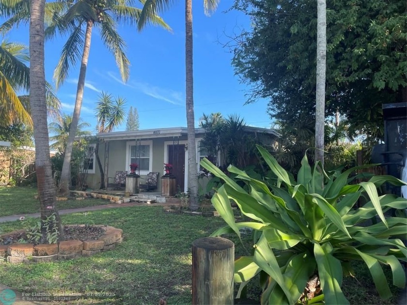 NICE 2 BEDROOMS AND 1 BATHROOM WITH A LARGE PATIO HOUSE FOR - Beach Home for sale in Pompano Beach, Florida on Beachhouse.com