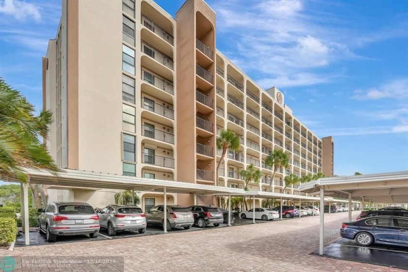 Discover the perfect waterfront living experience at Hillsboro - Beach Condo for sale in Deerfield Beach, Florida on Beachhouse.com