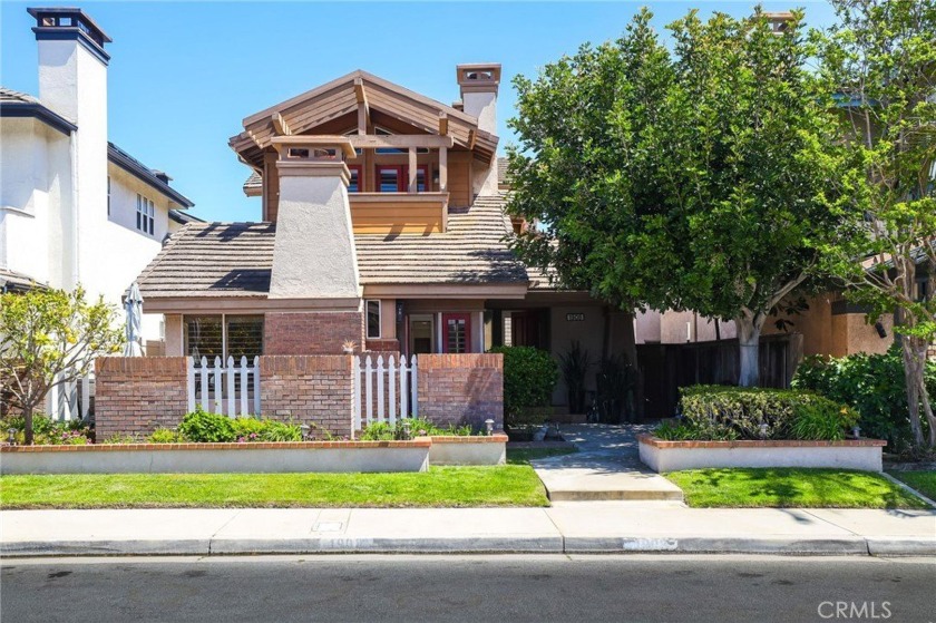 Located in the highly desirable Lake Park neighborhood of - Beach Home for sale in Huntington Beach, California on Beachhouse.com