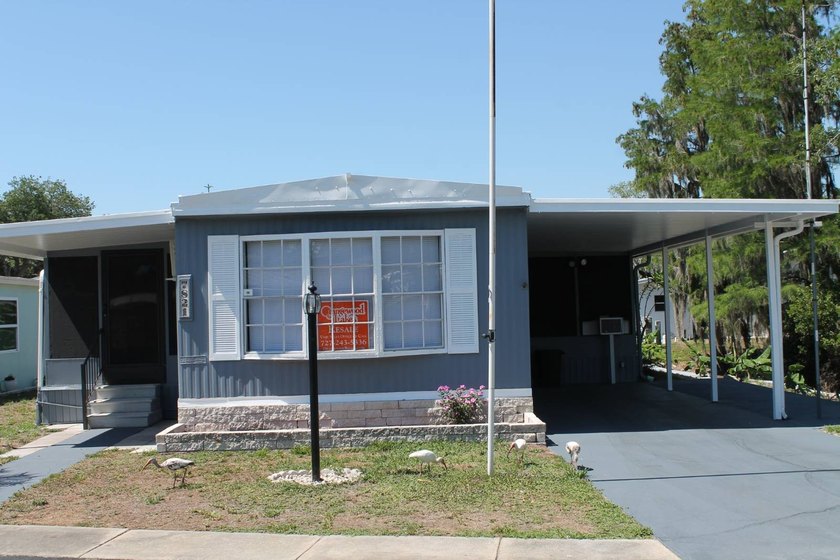 Two Florida Rooms are only a part of the charm of this 2bd/2bth - Beach Home for sale in New Port Richey, Florida on Beachhouse.com