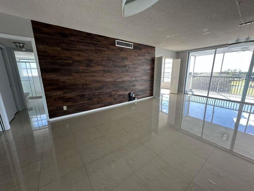 ELEGANT 3 BEDROOM 2 BATH; CONDO IN THE PALM AIRE COUNTRY CLUB - Beach Condo for sale in Pompano Beach, Florida on Beachhouse.com