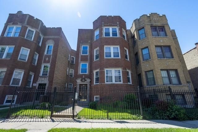 Located in the Stone Scholastic Academy Neighborhood, this West - Beach Home for sale in Chicago, Illinois on Beachhouse.com