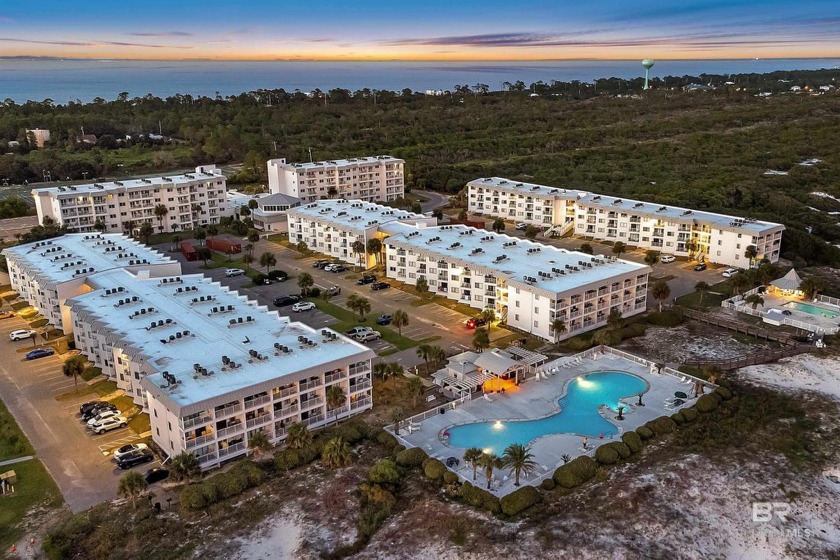 NEED TO SEE THIS ONE ---BEAUTIFUL UPDATED UNIT! Gulf Views! This - Beach Condo for sale in Gulf Shores, Alabama on Beachhouse.com