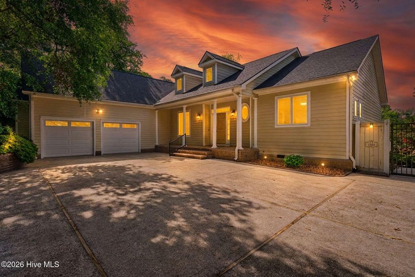 Stunning lakefront home PRICED to SELL. This 2,144-square-foot - Beach Home for sale in Southport, North Carolina on Beachhouse.com