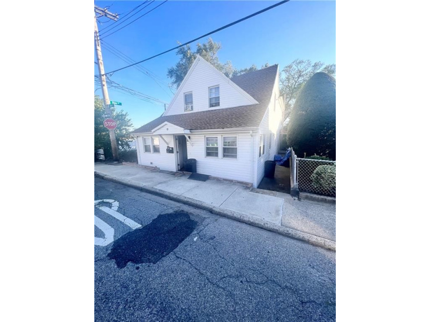 WELCOME TO THIS HUGE DETACHED 2 FAMILY HOUSE IN THE HEART OF - Beach Lot for sale in Brooklyn, New York on Beachhouse.com