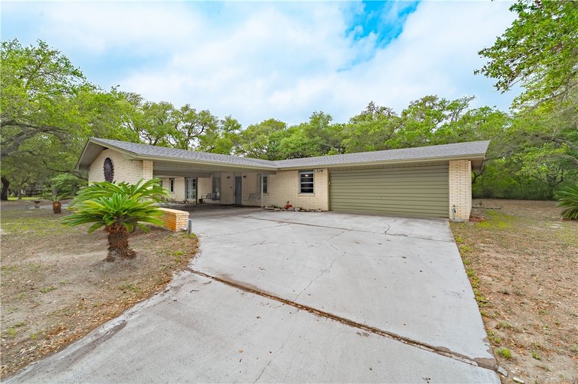 Discover a rare coastal retreat in the heart of Fulton, Texas! - Beach Home for sale in Rockport, Texas on Beachhouse.com
