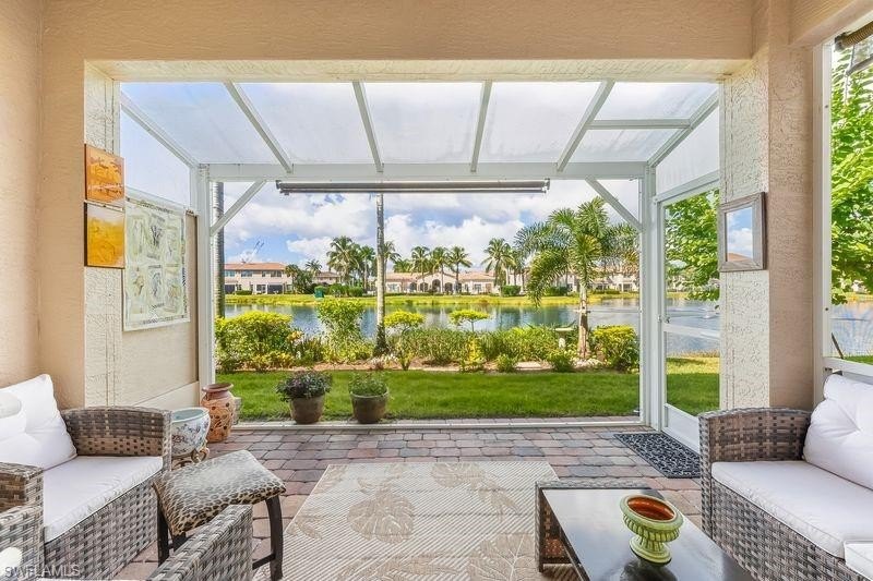 Welcome to the beautiful Townhomes of San Simeon! This excellent - Beach Townhome/Townhouse for sale in Fort Myers, Florida on Beachhouse.com