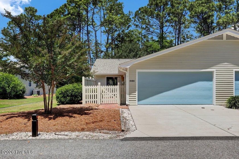 Welcome to 6106 Inland Green Drive, a beautifully maintained - Beach Townhome/Townhouse for sale in Wilmington, North Carolina on Beachhouse.com