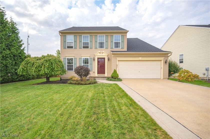 Beautifully maintained welcoming home in highly sought Heisley - Beach Home for sale in Painesville, Ohio on Beachhouse.com