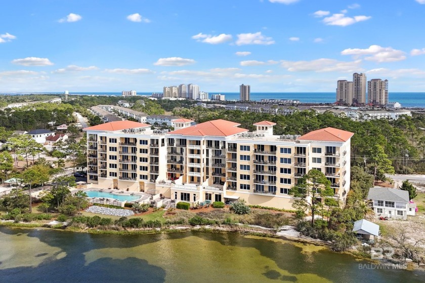 Your WATERFRONT RETREAT is HERE! This 4 bed, 3.5 bath END unit - Beach Home for sale in Pensacola, Florida on Beachhouse.com