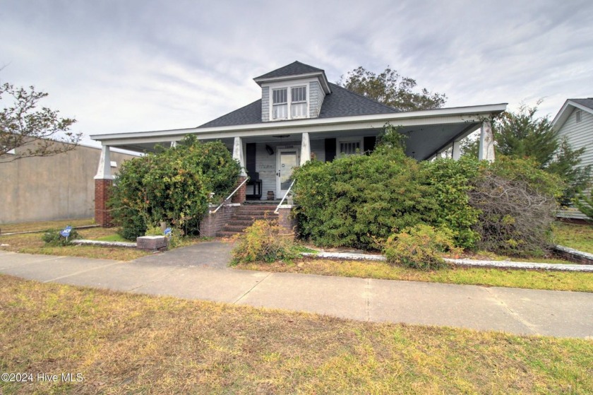 Unique historic home lovingly converted to antique shop which - Beach Commercial for sale in Morehead City, North Carolina on Beachhouse.com