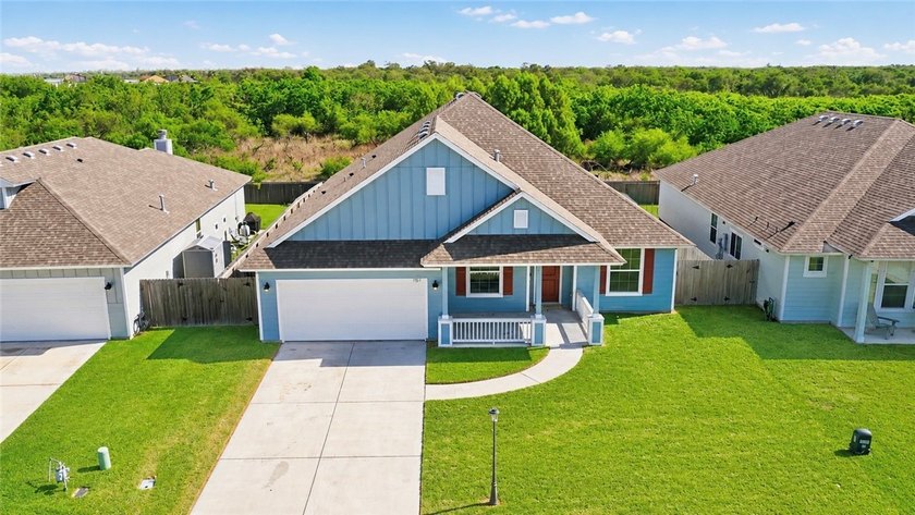 Priced to sell, this spacious Rockport home offers 4 bedrooms, 3 - Beach Home for sale in Rockport, Texas on Beachhouse.com
