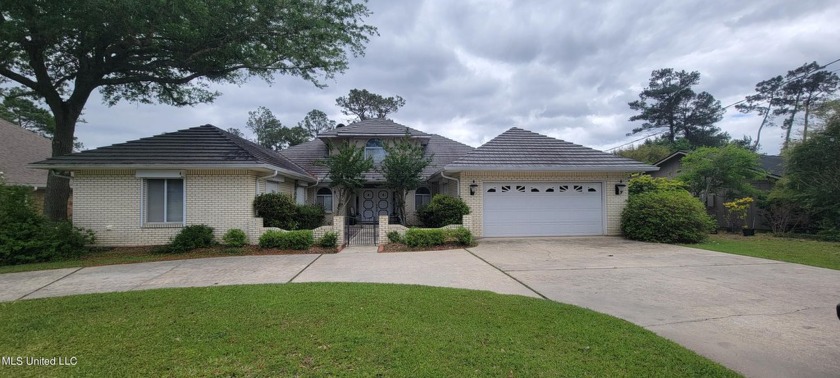 Wonderful views of the lake and golf course - Beach Home for sale in Diamondhead, Mississippi on Beachhouse.com