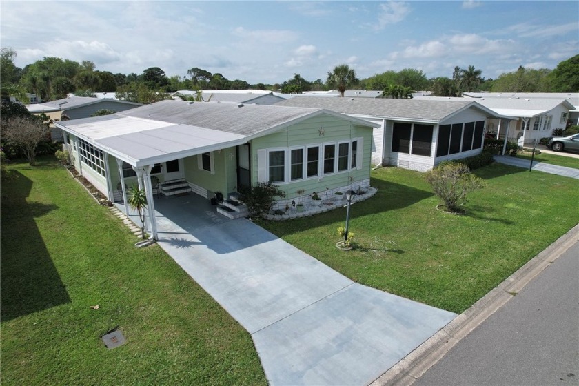 Welcome to Paradise! Enjoy this well maintained 2-bedroom 2 bath - Beach Home for sale in Barefoot Bay, Florida on Beachhouse.com