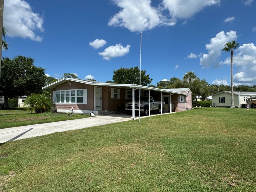 THIS HOME IS ON LEASED LAND WITH AN APPROXIMATE MONTHY LOT - Beach Home for sale in Sarasota, Florida on Beachhouse.com