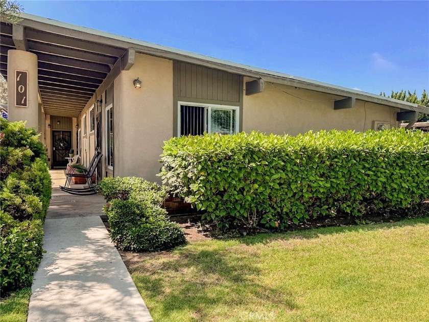 Located in the heart of Costa Mesa, this well-maintained triplex - Beach Townhome/Townhouse for sale in Costa Mesa, California on Beachhouse.com