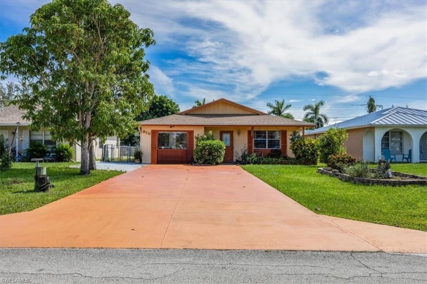 FANTASTIC LOCATION! Situated in the highly desirable North - Beach Home for sale in Naples, Florida on Beachhouse.com