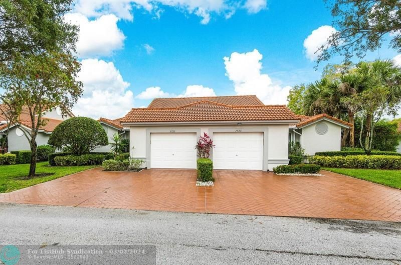 This immaculate updated Villa located within the prestige gated - Beach Condo for sale in Boynton Beach, Florida on Beachhouse.com