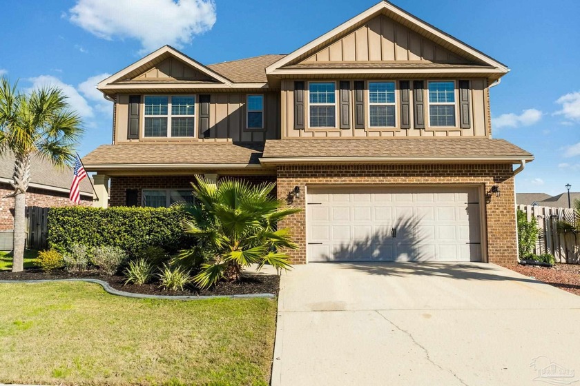 Discover this spacious and inviting 4-bedroom, 3.5-bathroom - Beach Home for sale in Gulf Breeze, Florida on Beachhouse.com