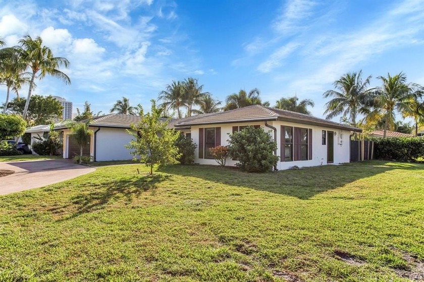 Welcome to this beautiful, updated, modern 4 bedroom 3 bath home - Beach Home for sale in Fort Lauderdale, Florida on Beachhouse.com
