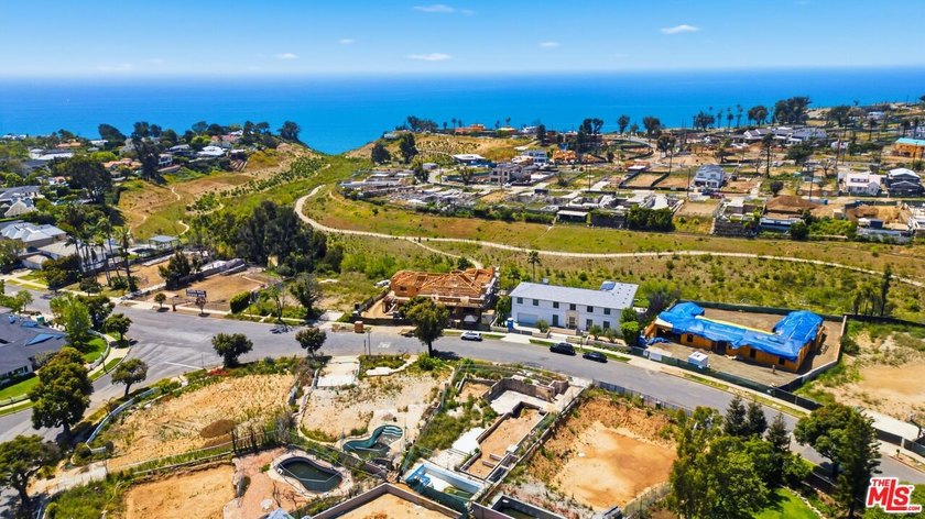 Set within the highly coveted Huntington enclave of the Pacific - Beach Lot for sale in Pacific Palisades, California on Beachhouse.com