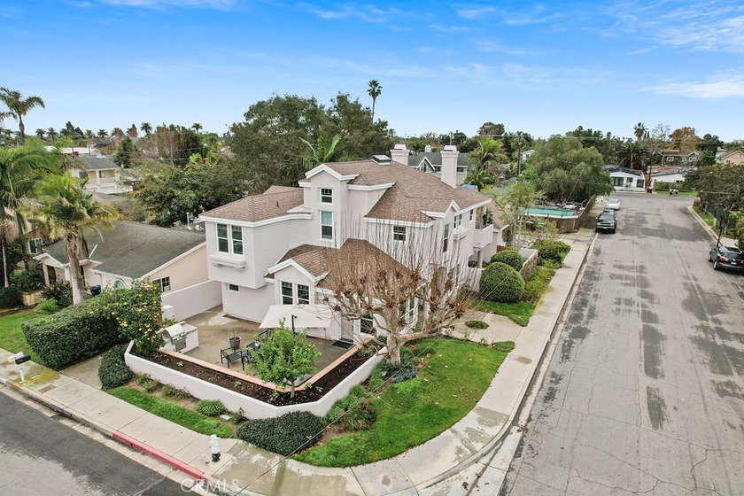 This Eastside GEM is located in a stellar location. A premier - Beach Home for sale in Costa Mesa, California on Beachhouse.com